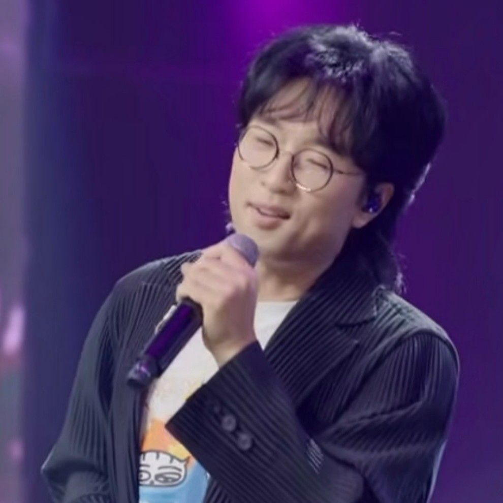 Recent activity shot of Bak Changgeun