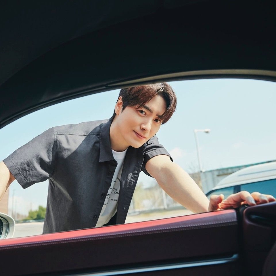 Behind-the-scenes cut of Lee Joonhyuk