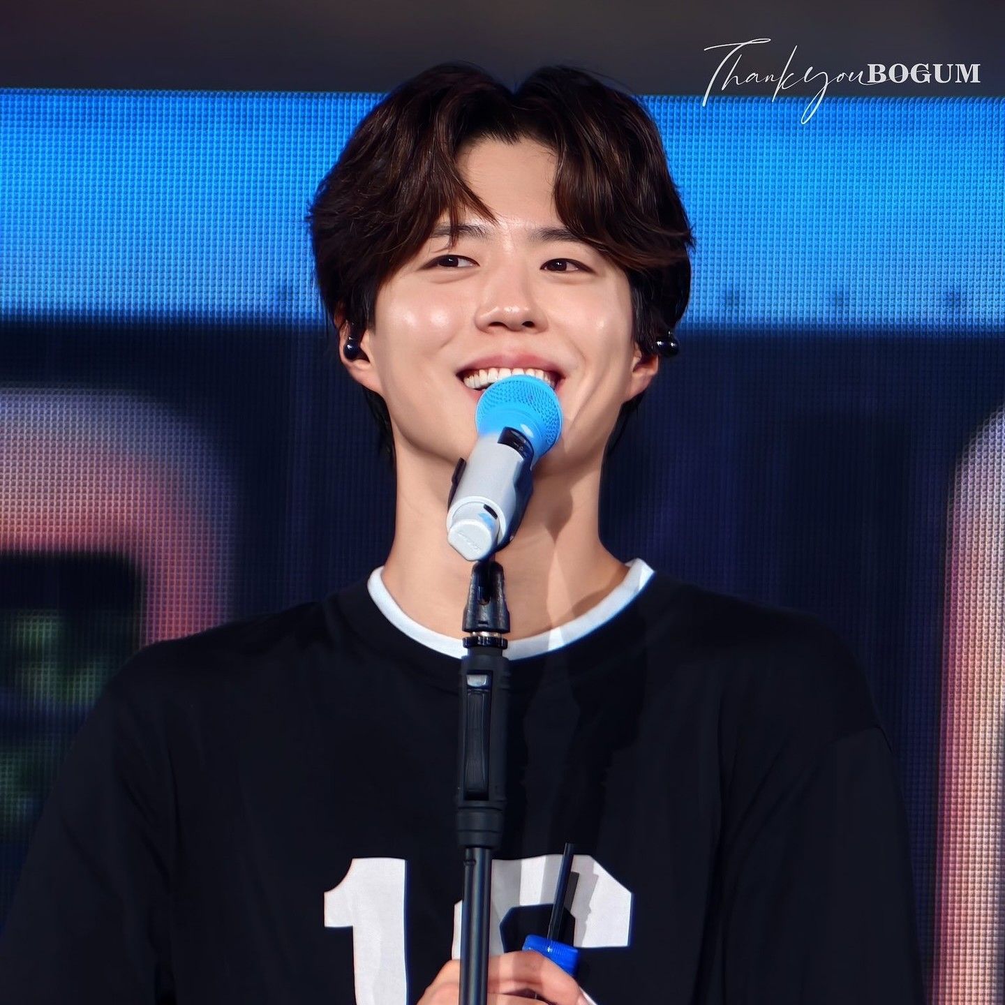 A moment captured by a fan of Park Bogum