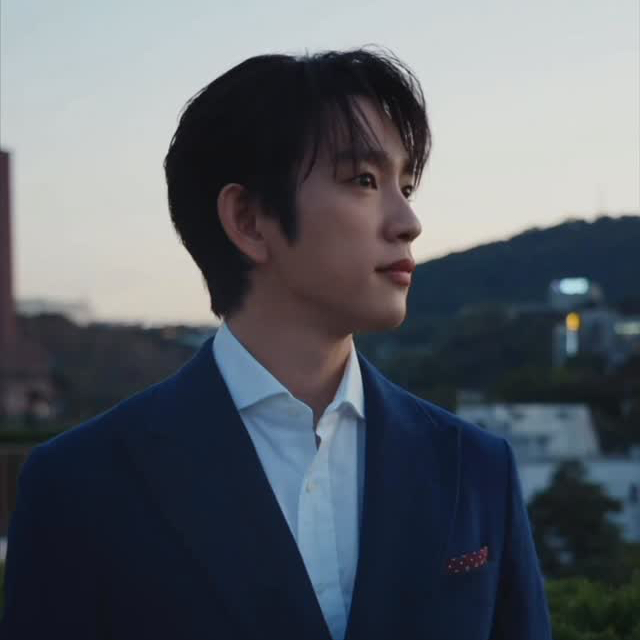 Recent activity shot of Park Jinyoung