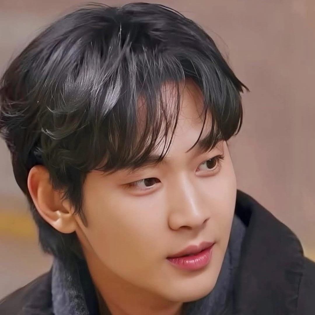 Behind-the-scenes cut of Kim Soohyun