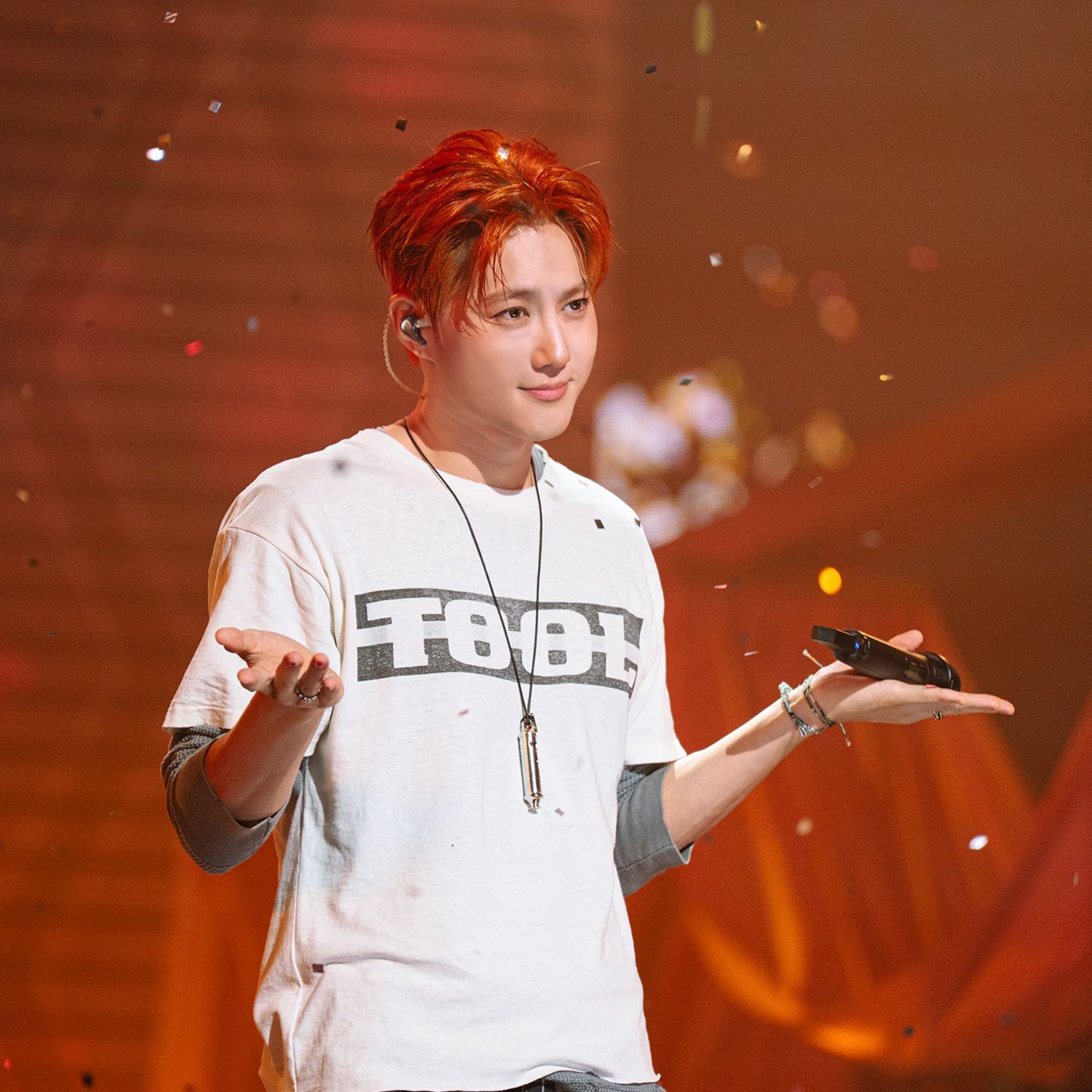 粉丝拍下的都暻秀 (D.O.)瞬间