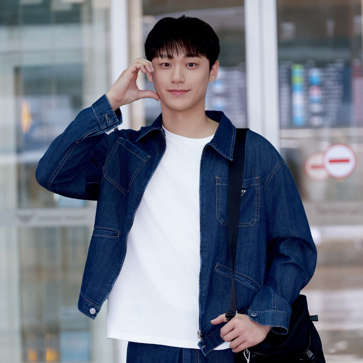 Behind-the-scenes cut of Lee Dohyun
