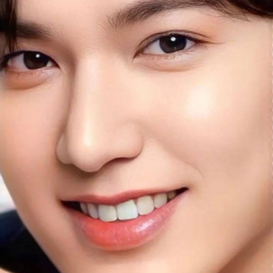 粉絲拍下的李敏鎬瞬間