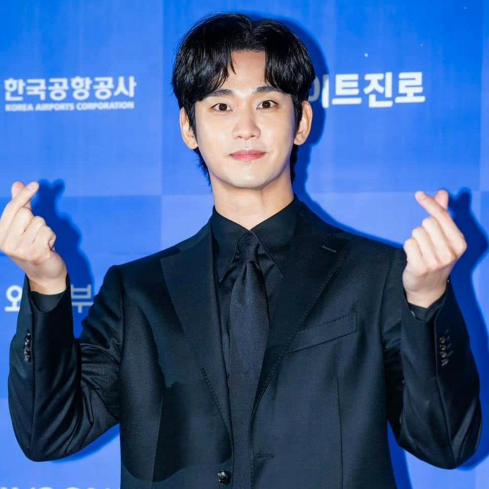 Recent activity shot of Kim Soohyun