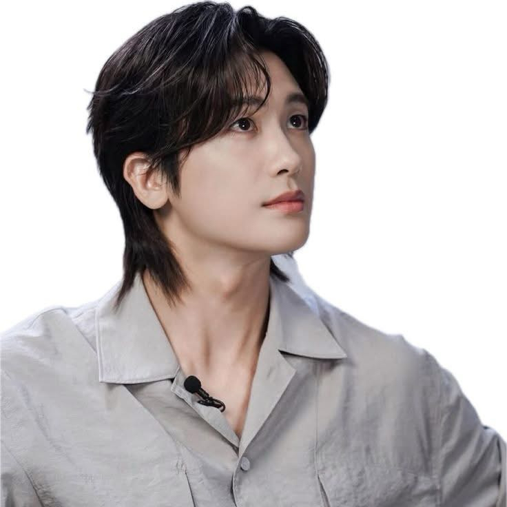 Latest photo of Park Hyungsik