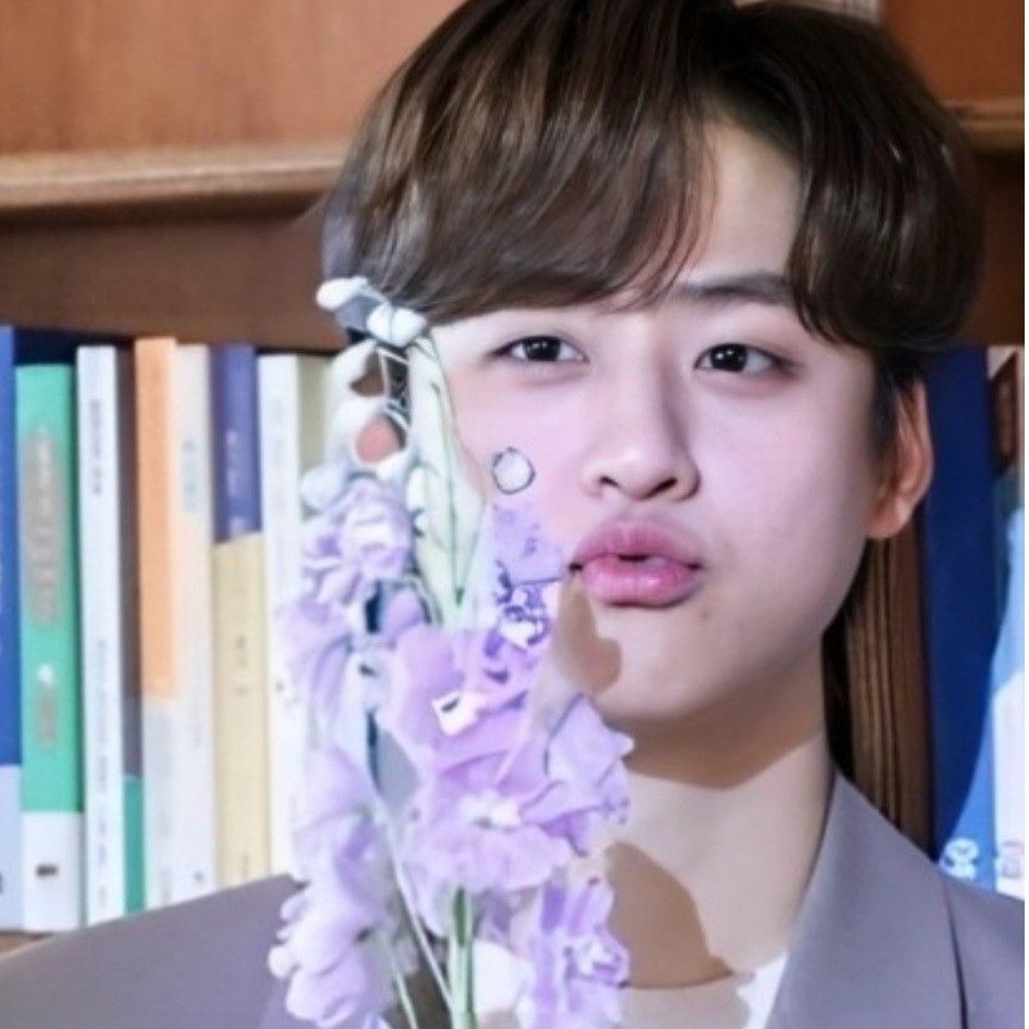 Behind-the-scenes cut of Lee Solomon