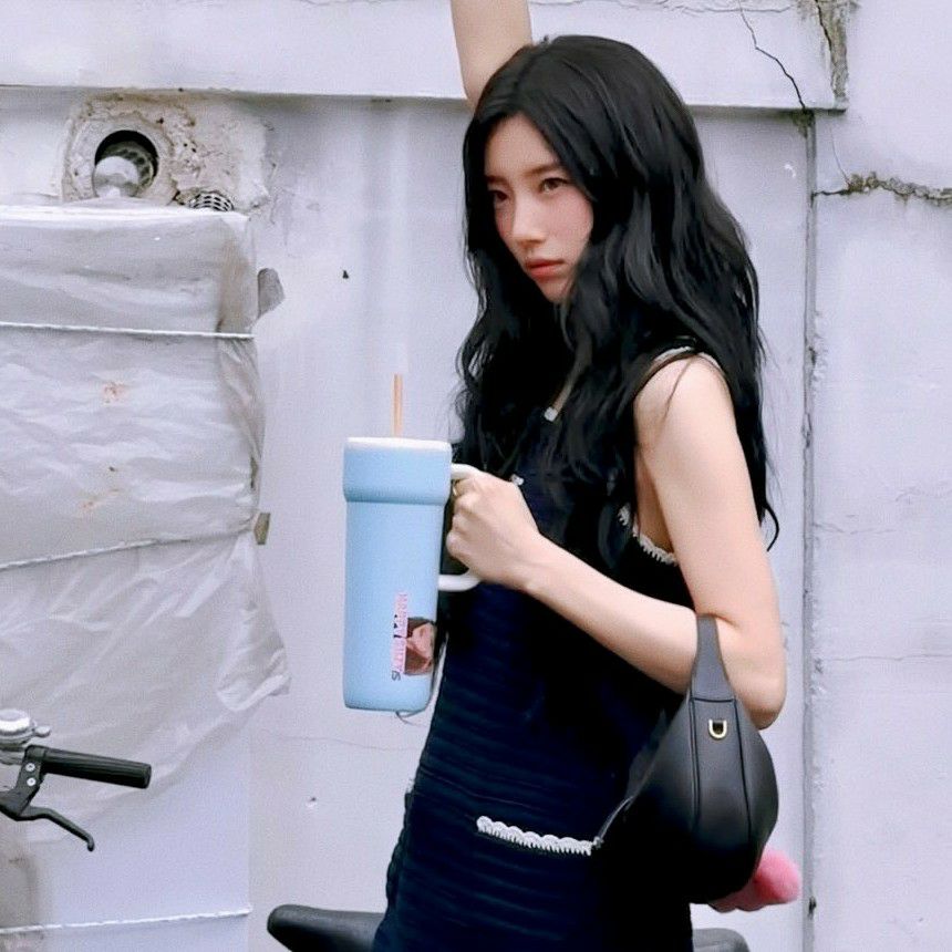 Recent activity shot of Bae Suzy
