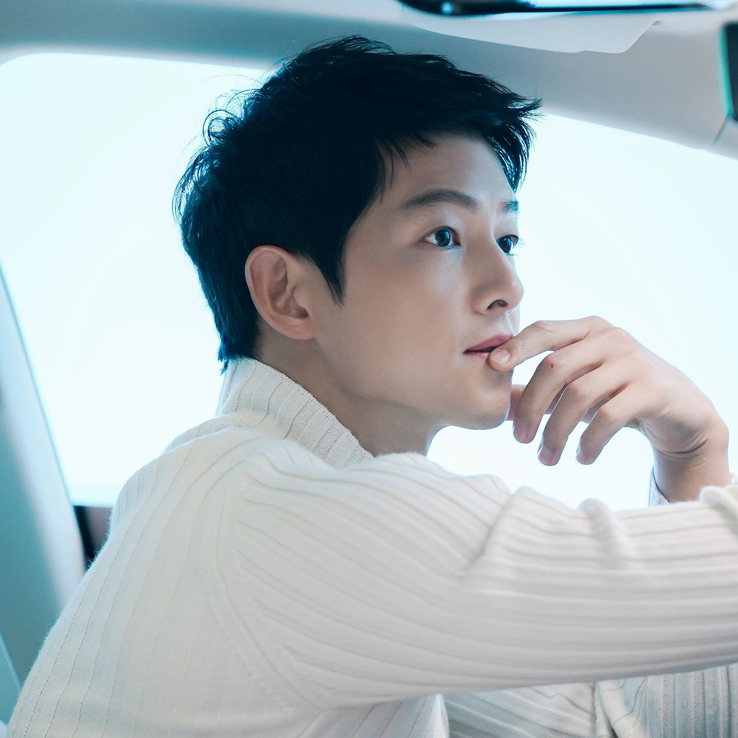 Latest photo of Song Joongki