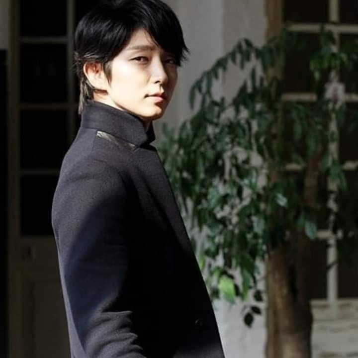 Behind-the-scenes cut of Lee Joongi