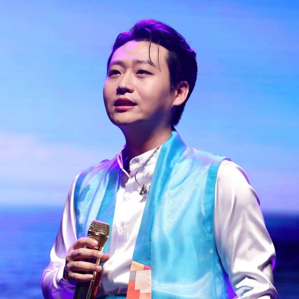 A moment captured by a fan of Min Soohyun