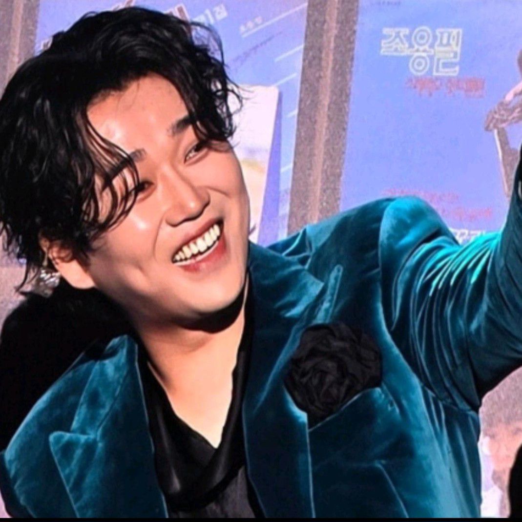 Behind-the-scenes cut of Hwang Youngwoong