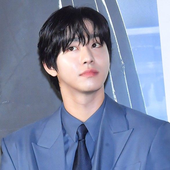 Behind-the-scenes cut of Ahn Hyoseop