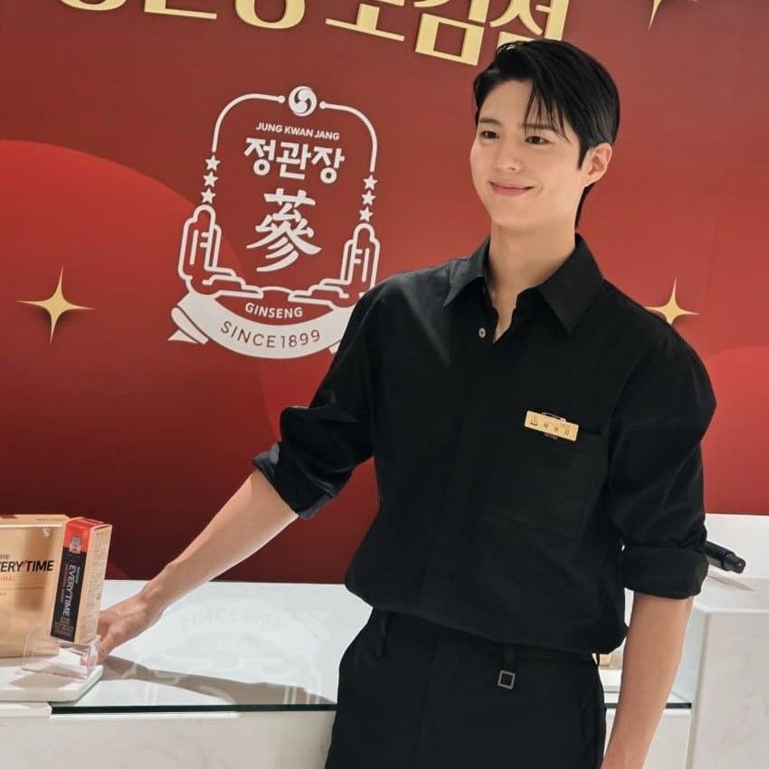 Behind-the-scenes cut of Park Bogum