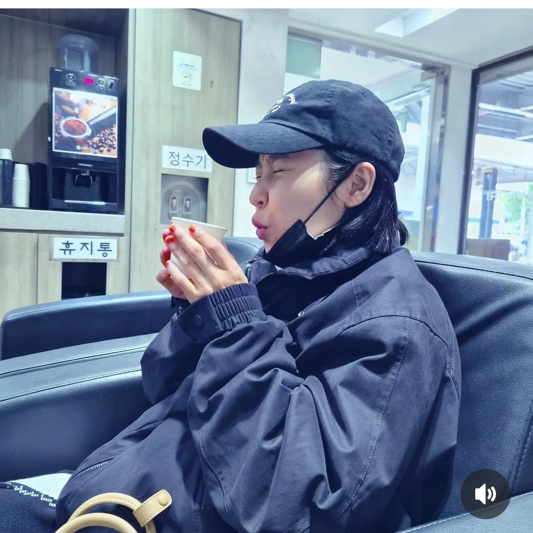 A moment captured by a fan of Hong Ja