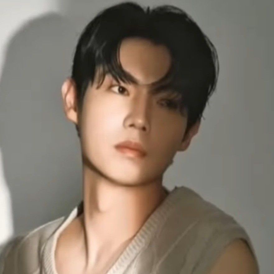A moment captured by a fan of Son Taejin