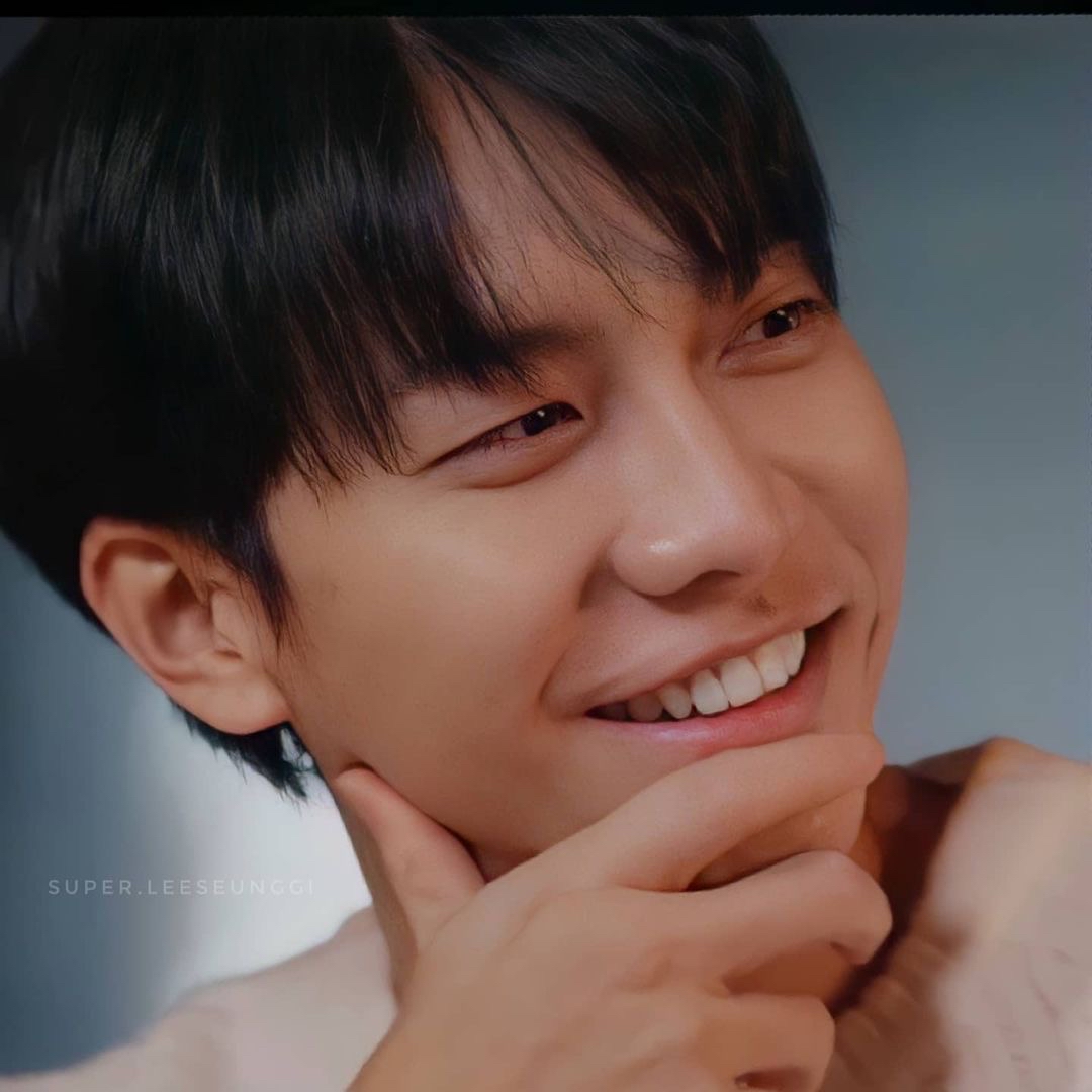 Latest photo of Lee Seunggi