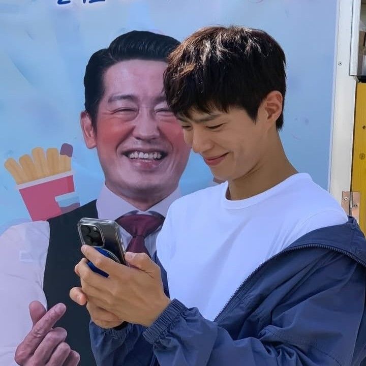 Recent activity shot of Park Bogum