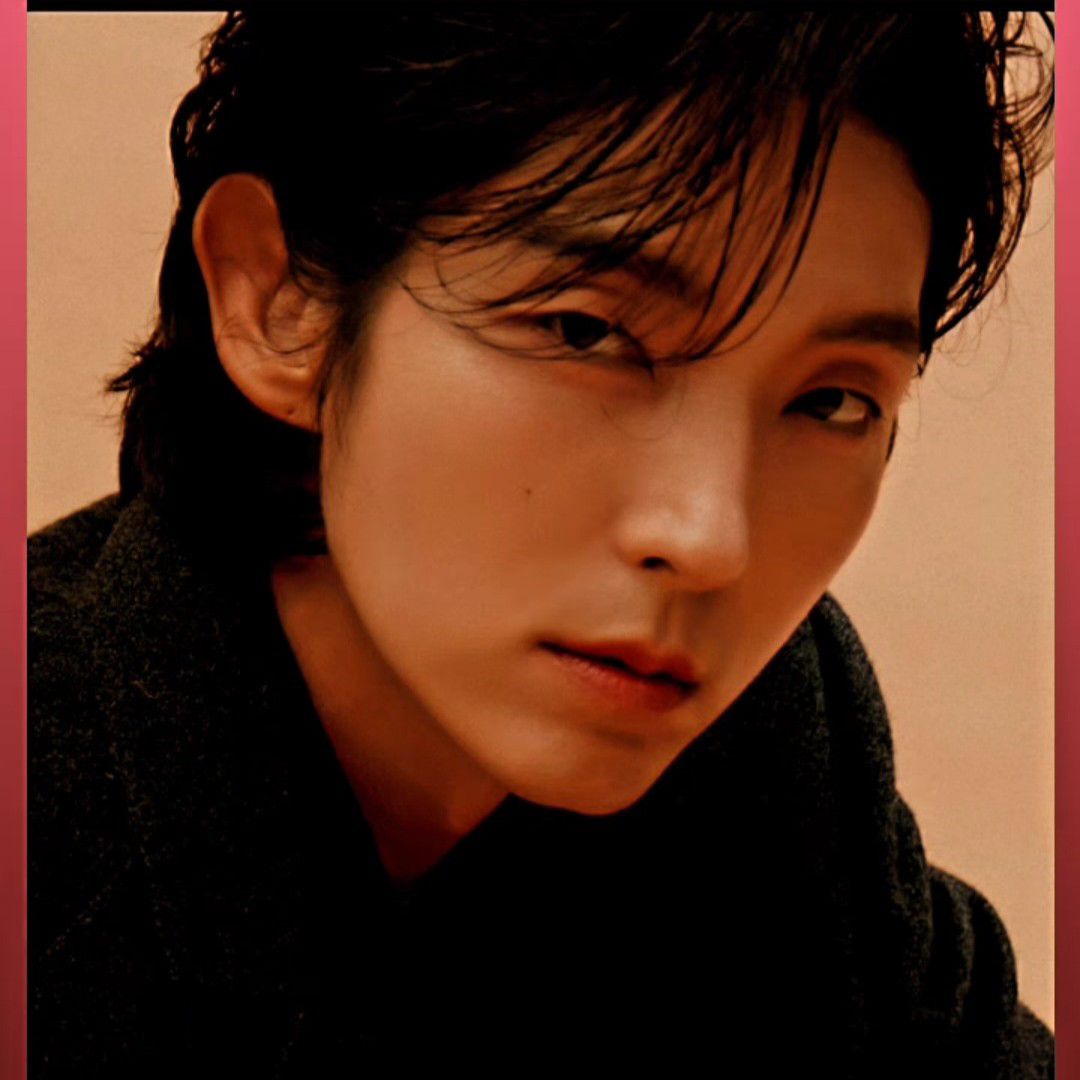 A moment captured by a fan of Lee Joongi