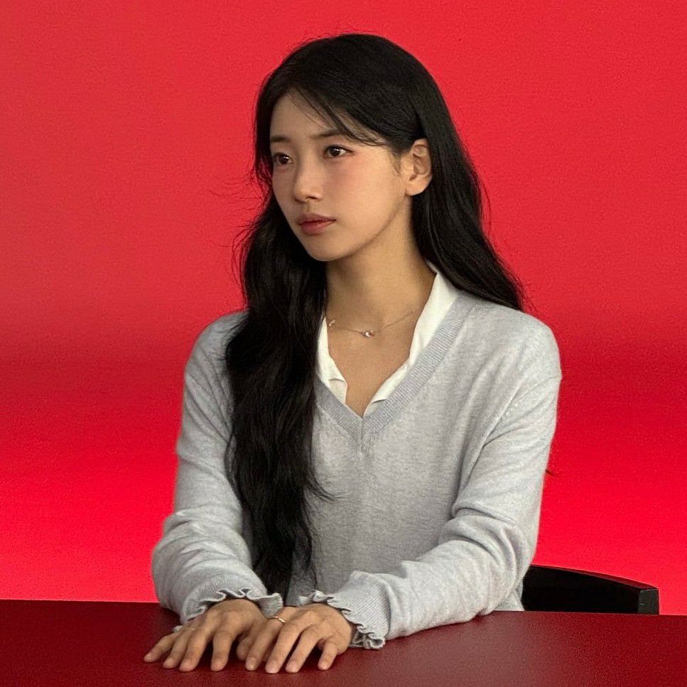 Recent activity shot of Bae Suzy