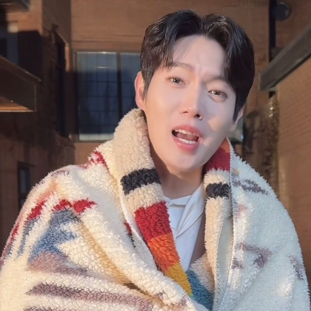 Latest photo of Son Taejin