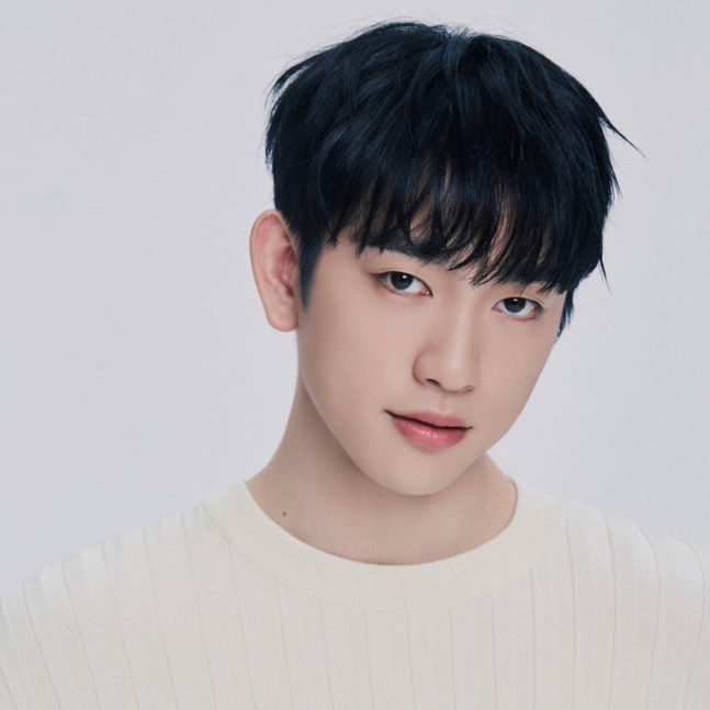 Recent activity shot of Park Jinyoung