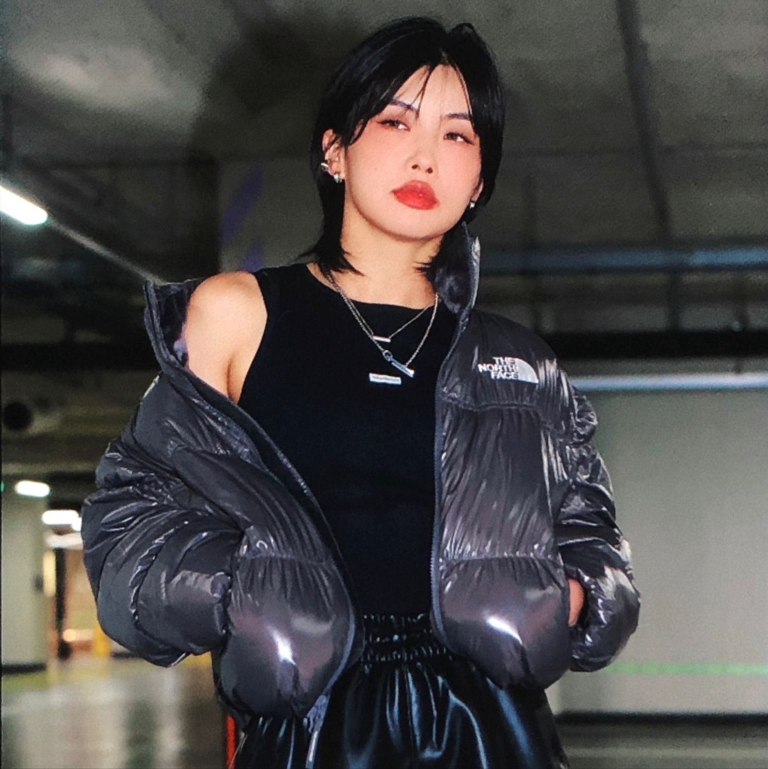 Behind-the-scenes cut of Aiki