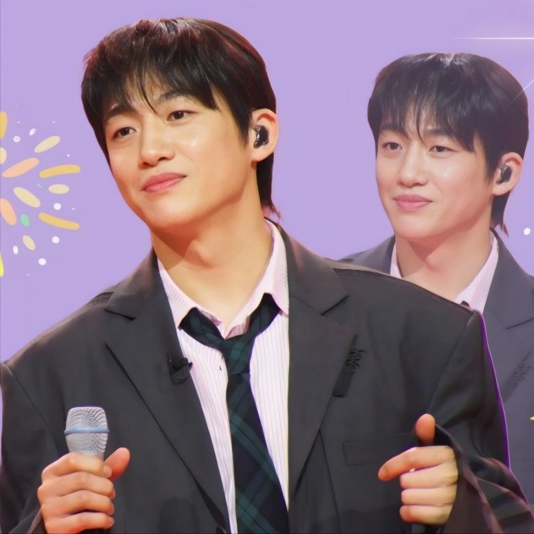 A moment captured by a fan of Shin Seungtae