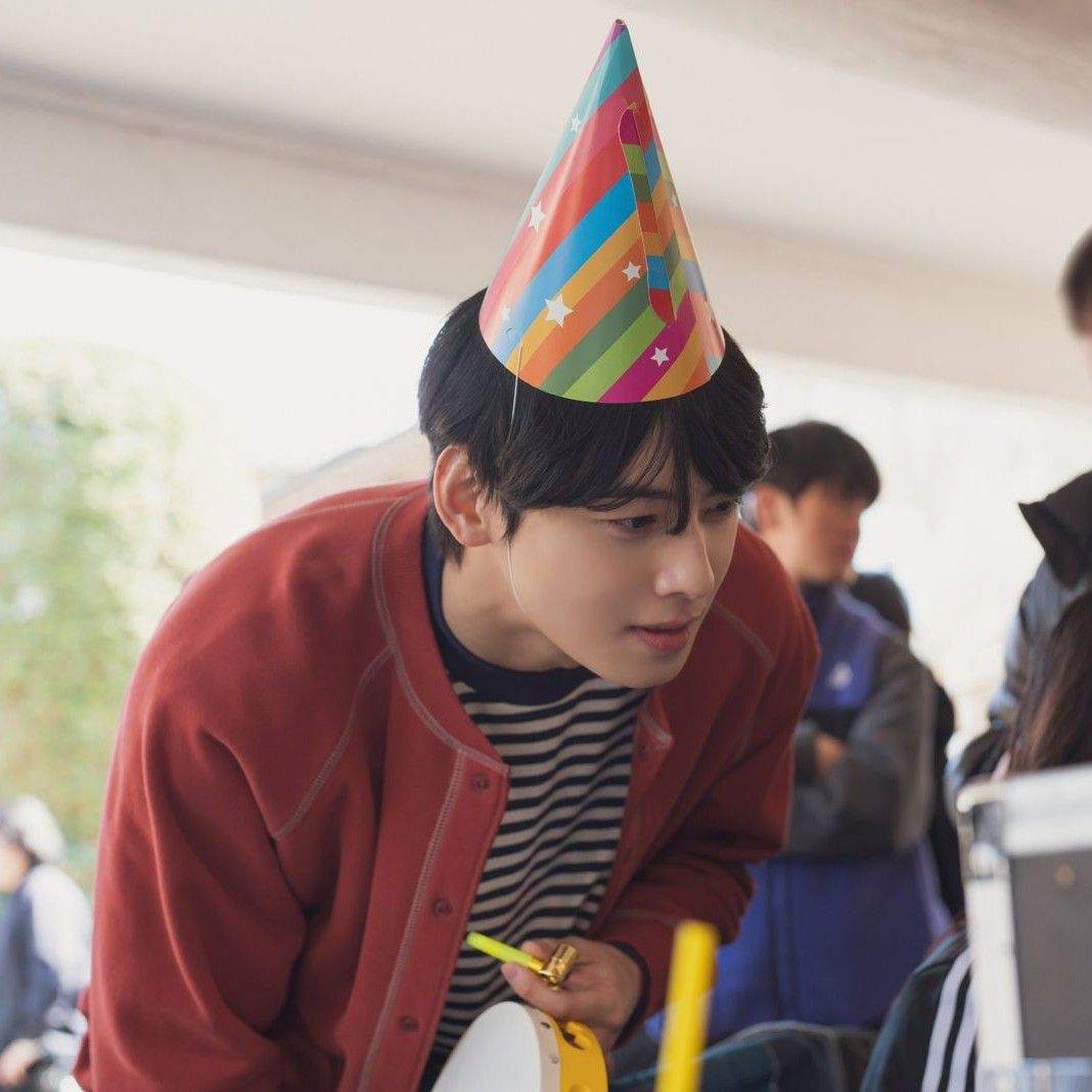 Latest photo of Cha Eunwoo