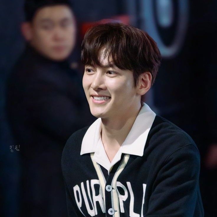 粉丝拍下的池昌旭瞬间