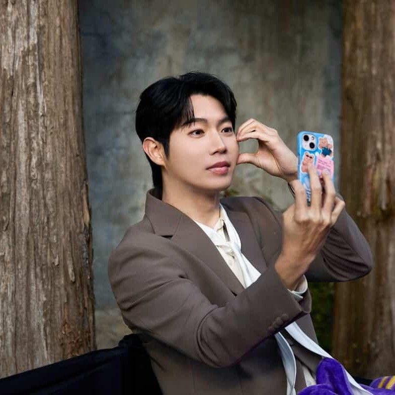 Latest photo of Son Taejin