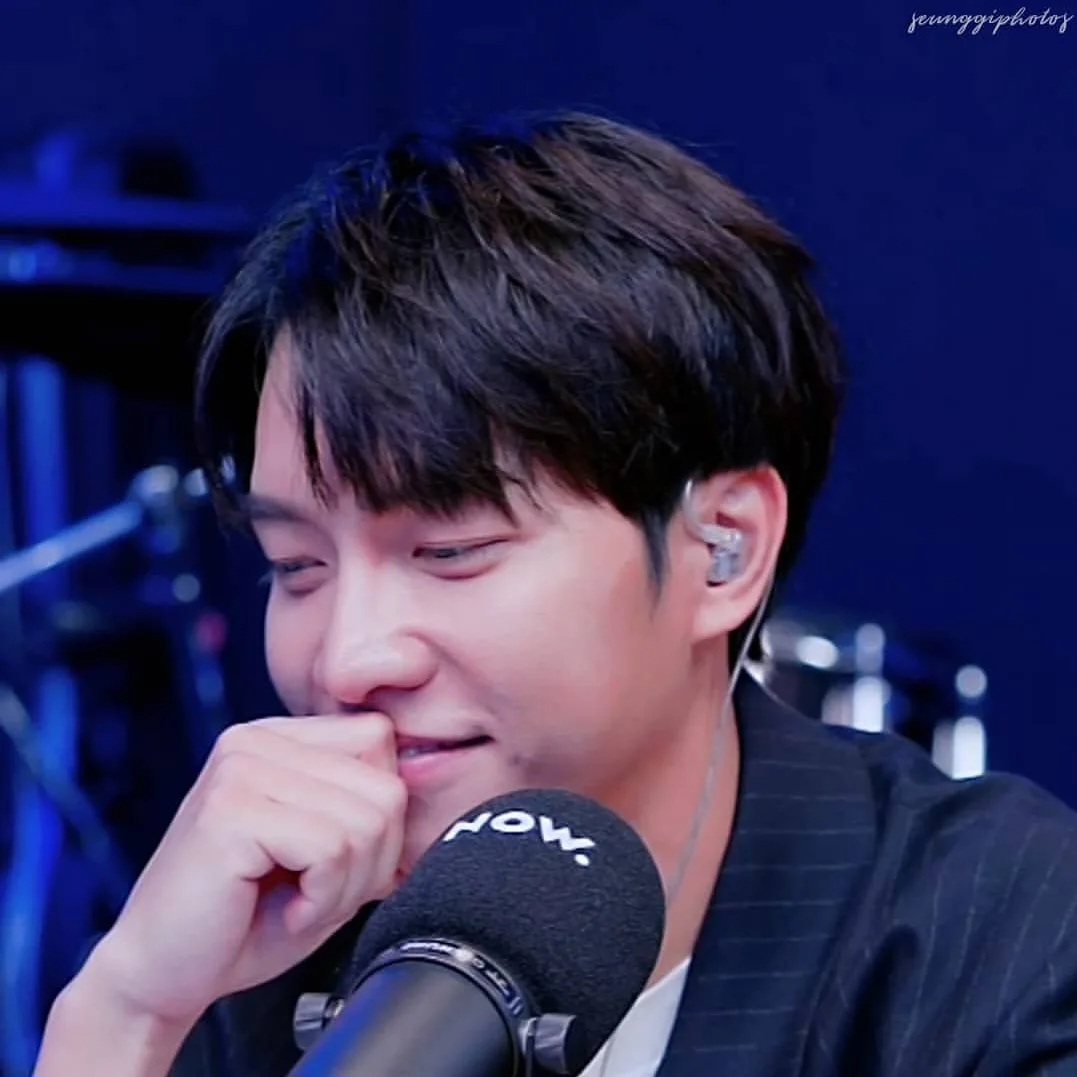 Behind-the-scenes cut of Lee Seunggi