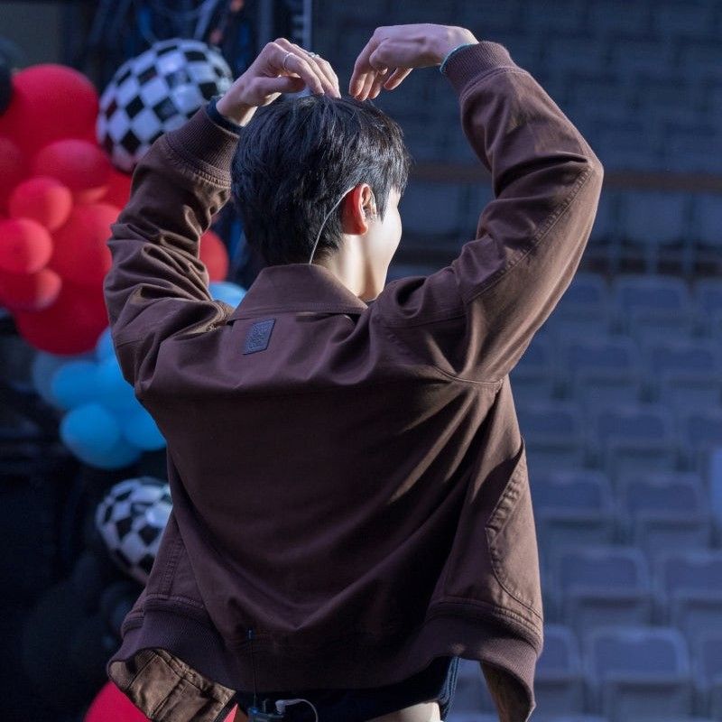 A moment captured by a fan of Song Kang