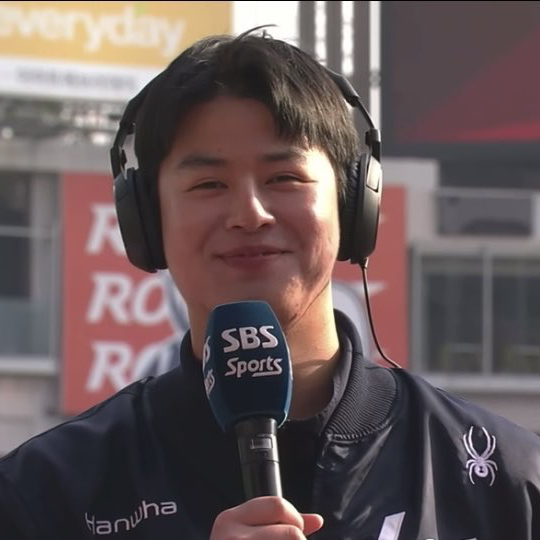 Behind-the-scenes cut of Roh Sihwan