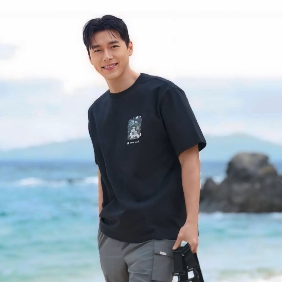Behind-the-scenes cut of Hyun Bin