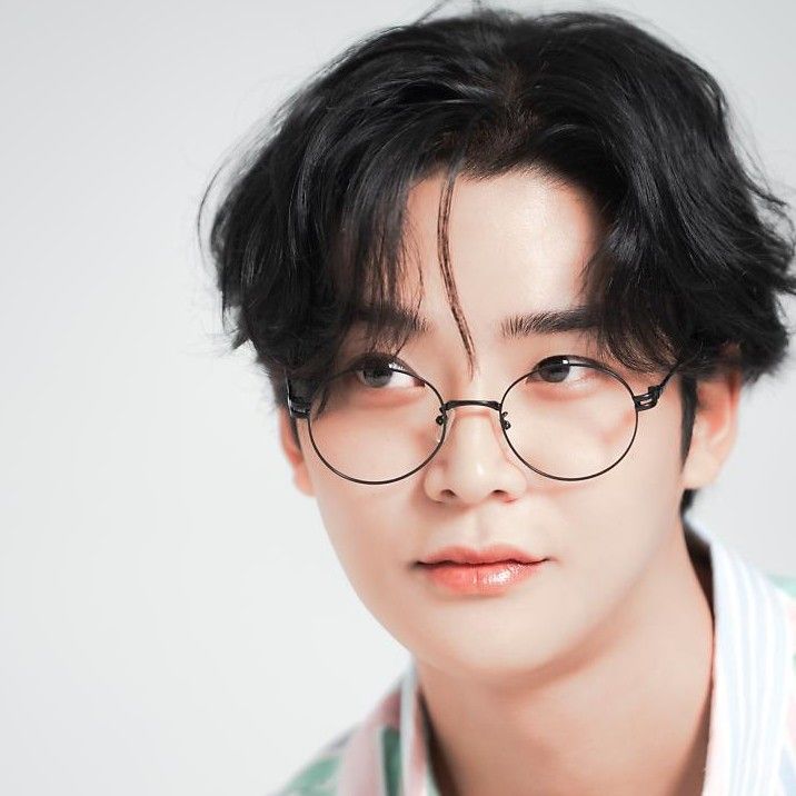 A moment captured by a fan of Rowoon
