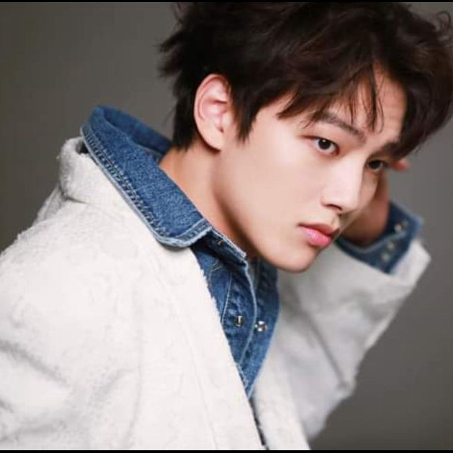 Behind-the-scenes cut of Kim Minjae