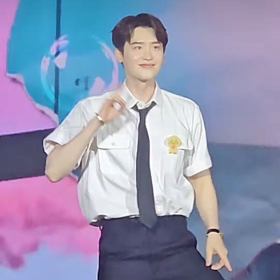 Latest photo of Lee Jongsuk