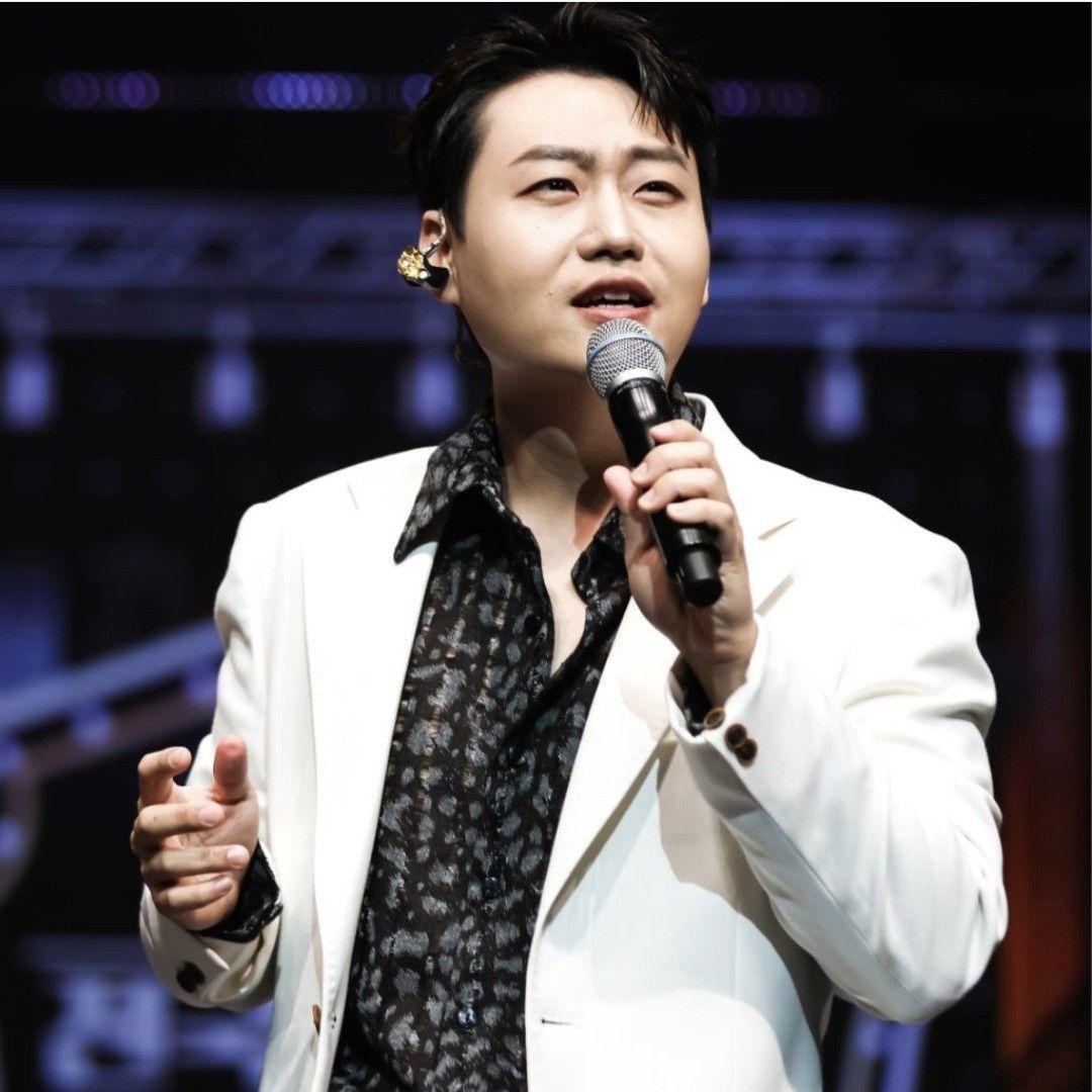 A moment captured by a fan of Min Soohyun