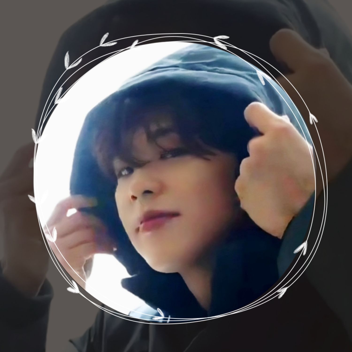 Behind-the-scenes cut of Park Jihyeon