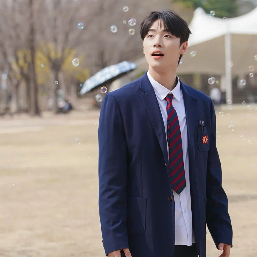 Recent activity shot of Lee Minjae