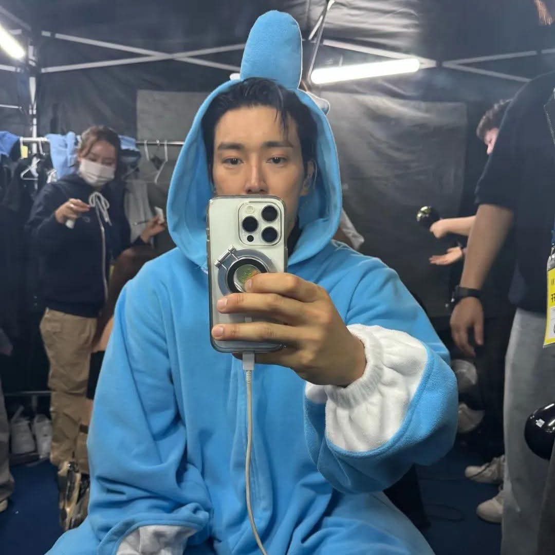 A moment captured by a fan of Choi Siwon