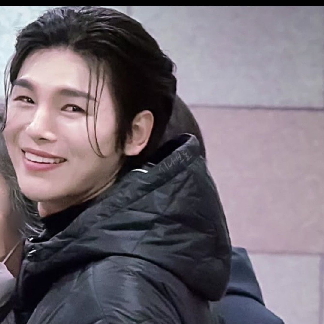 A moment captured by a fan of Kim Junsu (1991)