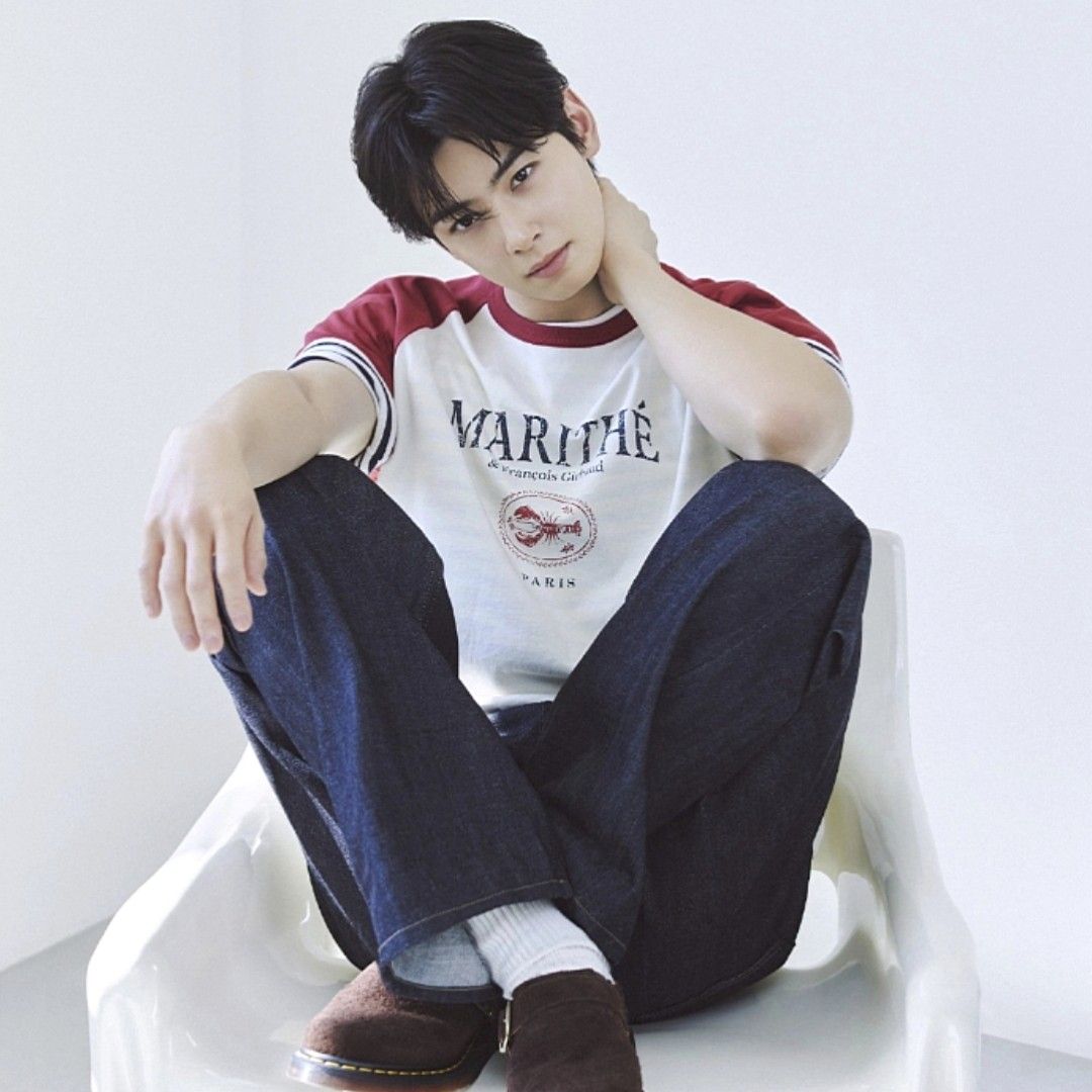 Latest photo of Cha Eunwoo