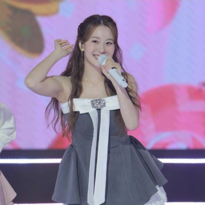 Behind-the-scenes cut of Oh Yujin