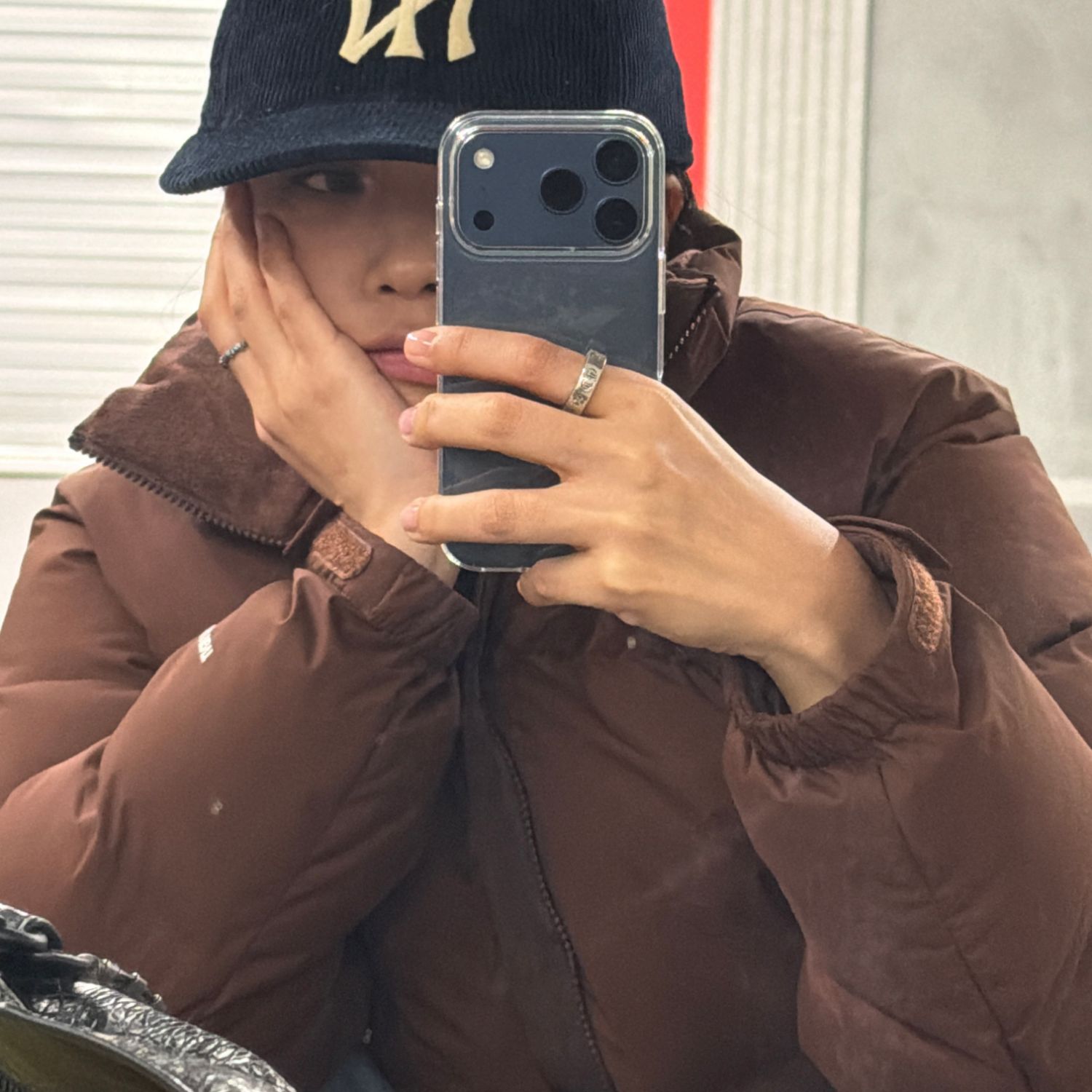 Behind-the-scenes cut of Aiki