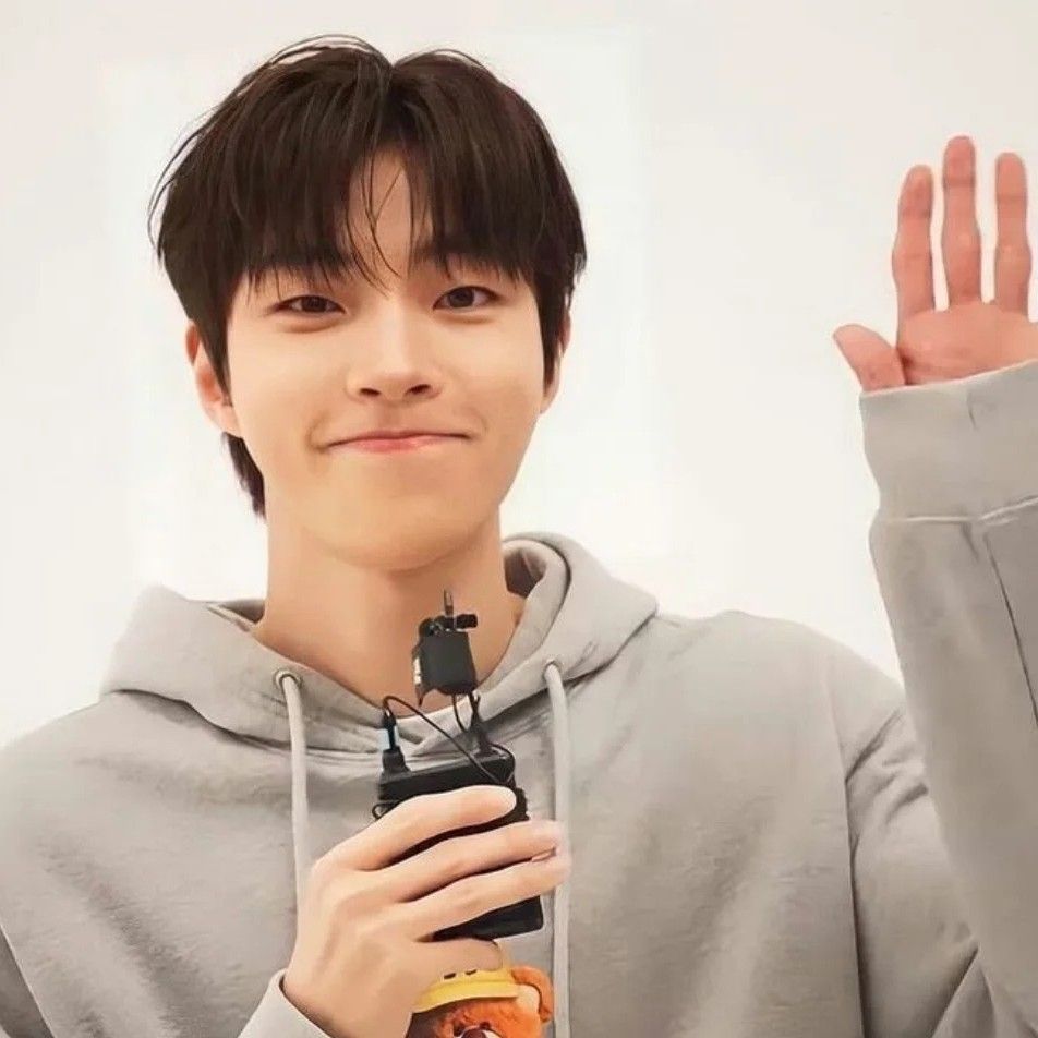 Recent activity shot of Hwang Inyoup