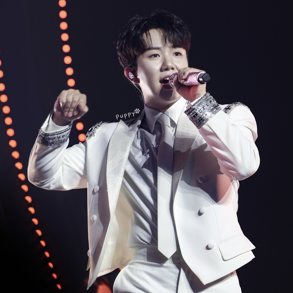 Behind-the-scenes cut of Nam Seungmin