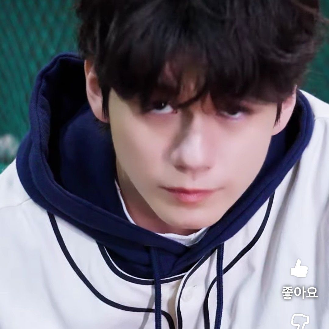 A moment captured by a fan of Ong Seongwu