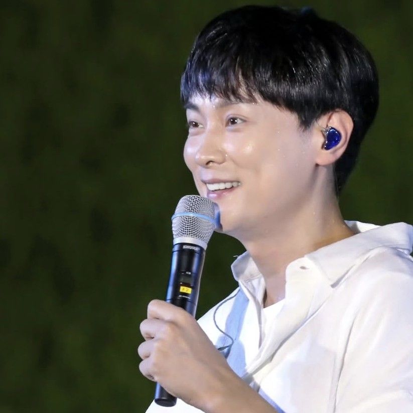 Latest photo of Min Kyunghoon